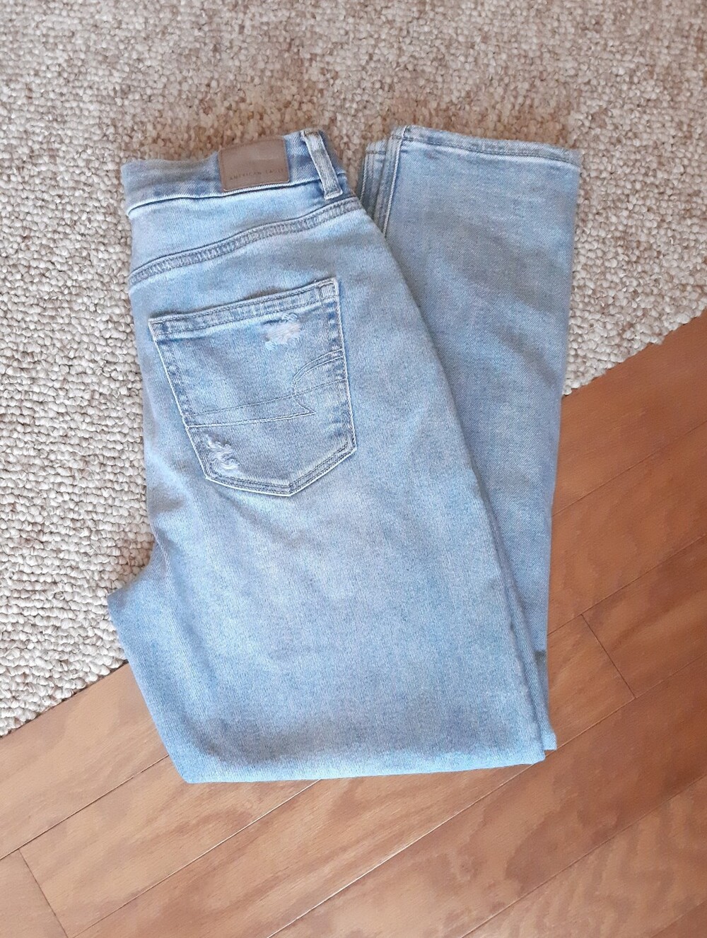 American Eagle Distressed Curvy Mom Jeans size 2